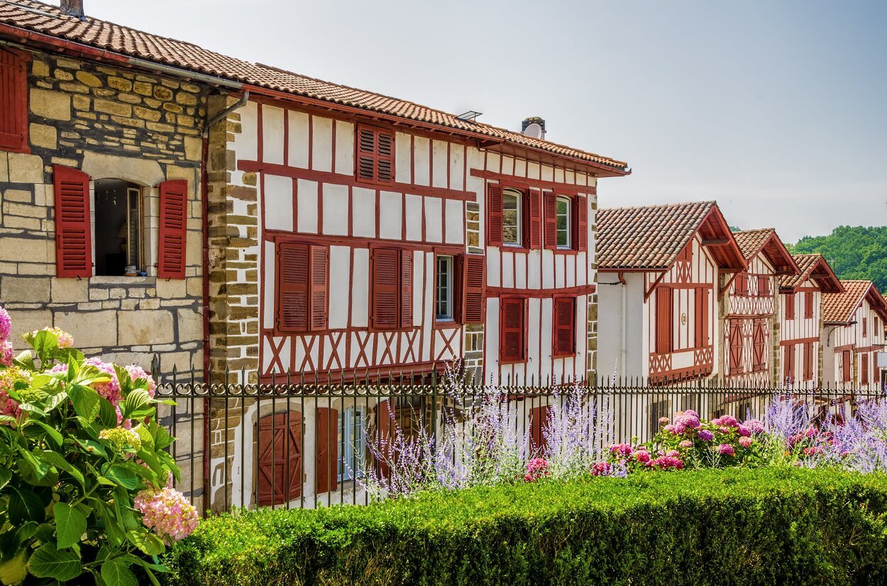 Una de las calles de La Bastida