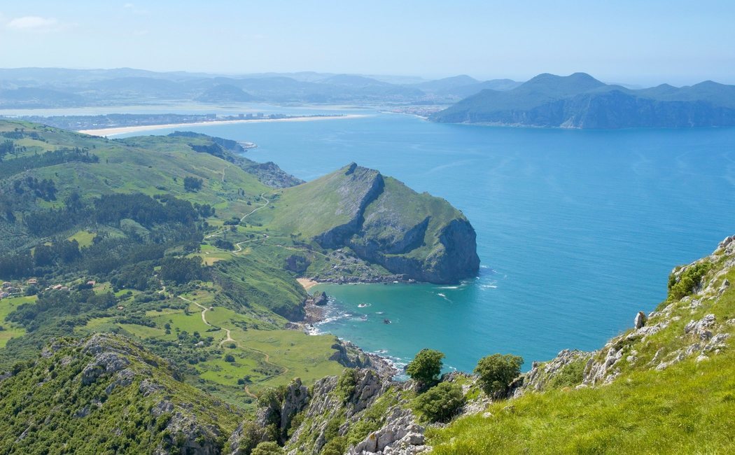 Santoña y Laredo, los dos tesoros marineros del Cantábrico