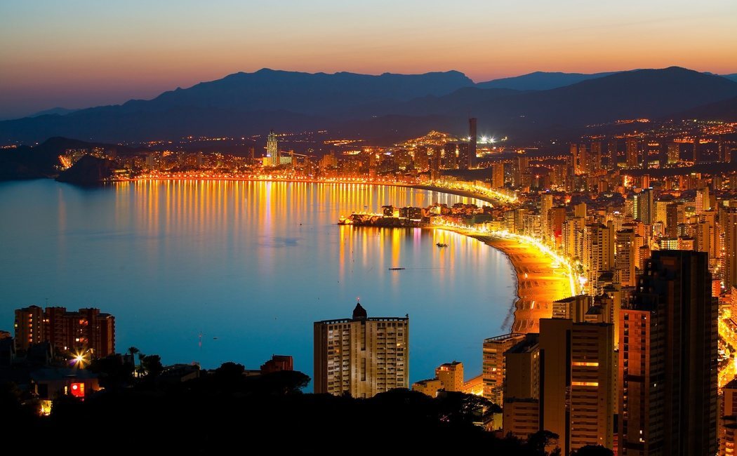 6 destinos de playa y fiesta de España