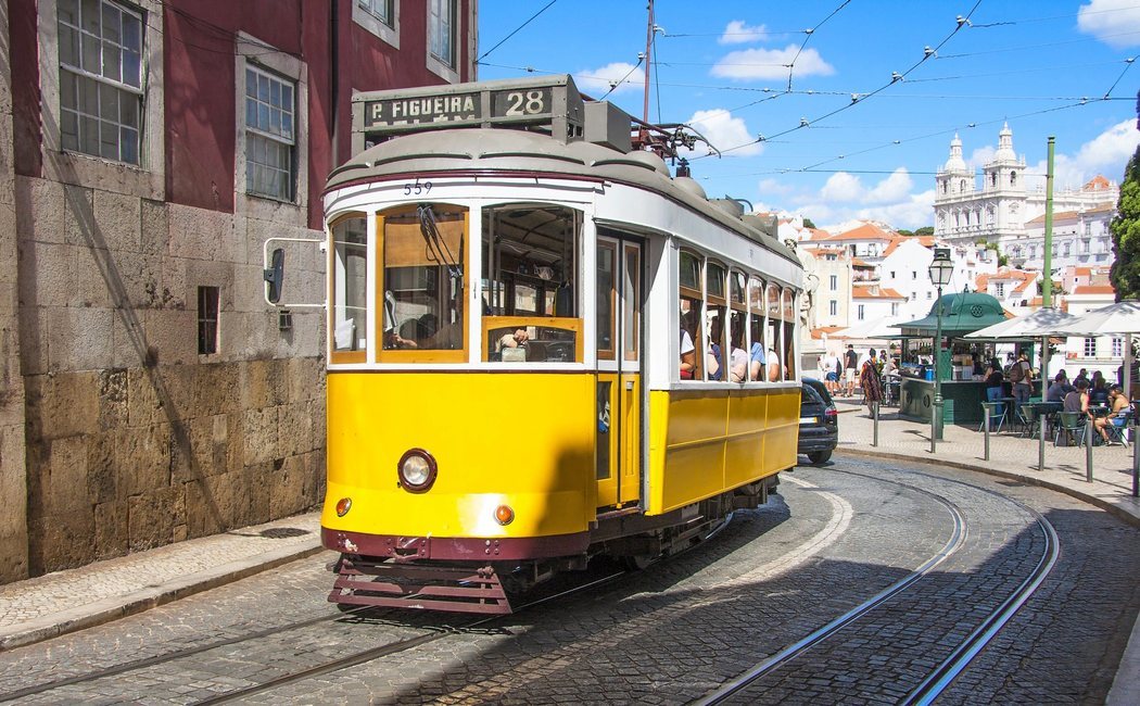 El Tranvía 28 de Lisboa, la mejor forma de descubrir el centro de la capital de Portugal