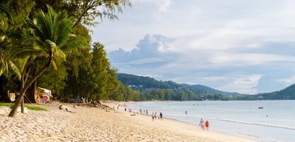 Vista de la playa Bang Tao en Phuket