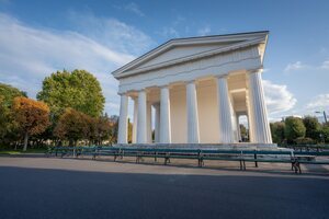 Templo de Teseo en el Parque Volksgarten de Viena