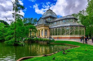 El Palacio de Cristal en el Parque del Retiro de Madrid