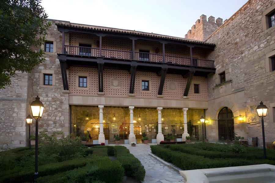 La fachada interior del Parador Castillo de Sigüenza