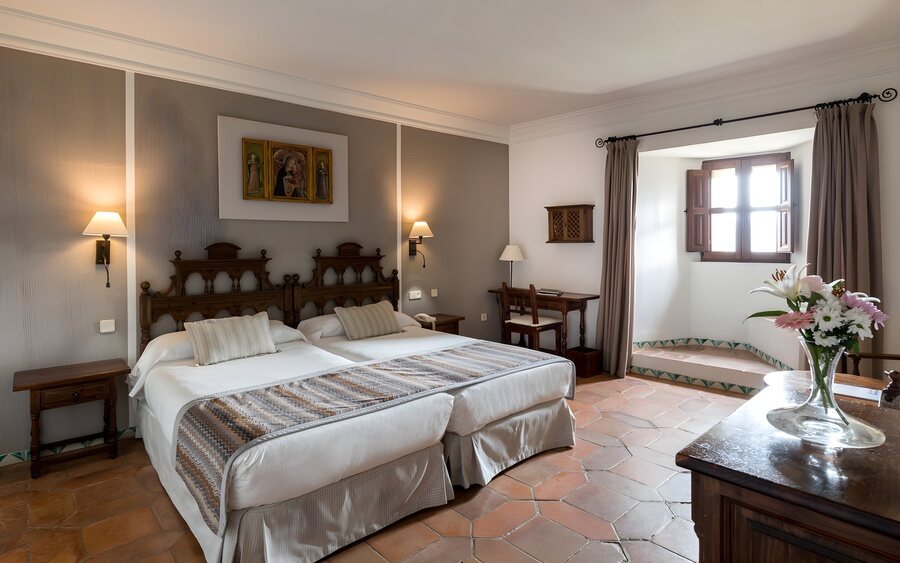 Habitación estándar del Parador Castillo de Sigüenza